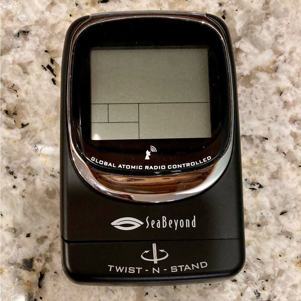 Digital Alarm Clock with Light and Snooze button